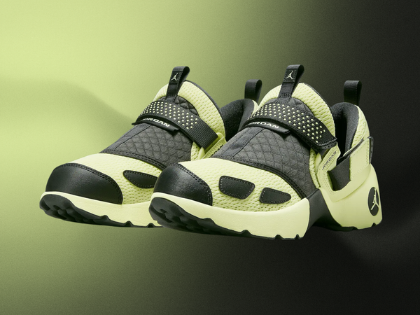 9.5.2025 Air Jordan Trunner LX 'Luminous Green'