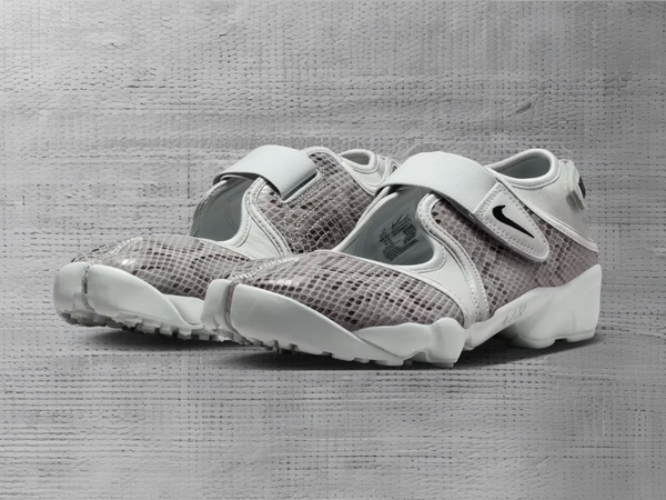 10.1.2025 Nike Air Rift 'Photon Dust'