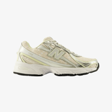 womens new balance 740 (moonbeam/light metallic silver)