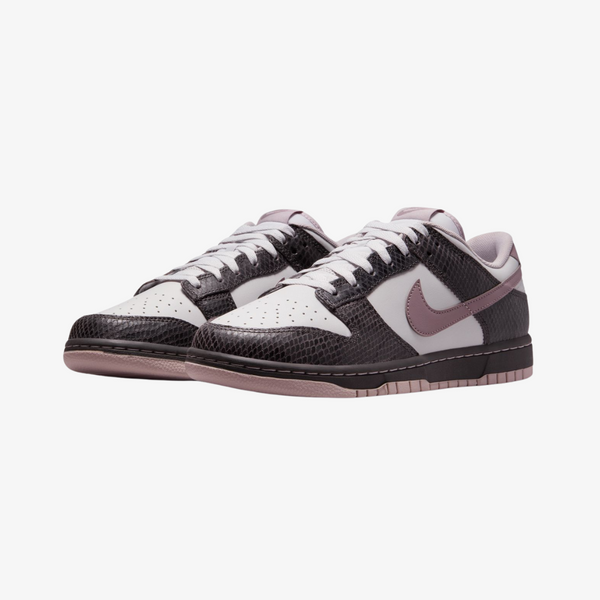 mens nike dunk low se (medium ash/violet/snakeskin)