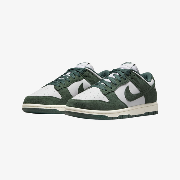 womens nike dunk low (photon dust/vintage green)