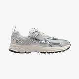 gradeschool nike vomero 5 (photon dust/chrome)