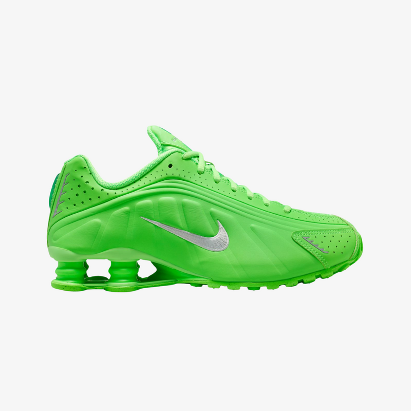 womens nike shox r4 (green strike)