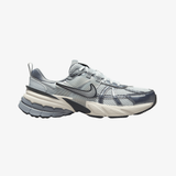 womens nike v2k run (pure platinum/metallic cool grey)
