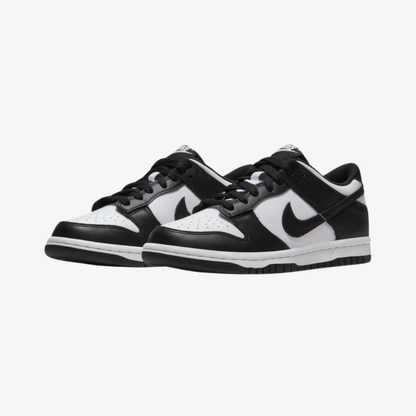 gradeschool nike dunk low (panda)