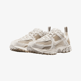 gradeschool nike vomero 5 (phantom/light bone-cream ii)