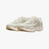 womens nike zoom vomero 5 (light bone)