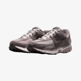 mens nike zoom vomero 5 se (college grey/medium ash)