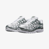 womens nike p-6000 (white/mica green)