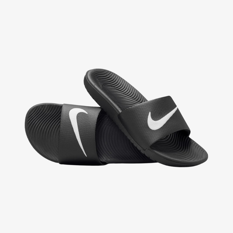 gradeschool nike kawa slide (black/white)