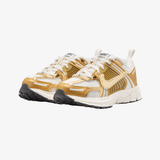 preschool nike vomero 5 lace bp (sail/metallic gold-anthracite)