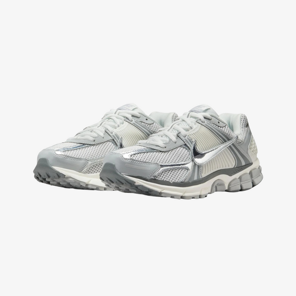 mens nike zoom vomero 5 (summit white/metallic silver)