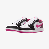 gradeschool jordan 1 low se (off noir/desert pink-white)