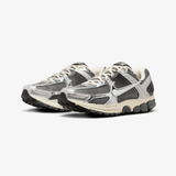 mens nike nike zoom vomero 5 (iron grey/chrome)
