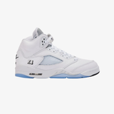 gradeschool jordan 5 retro (white/black-metallic silver)