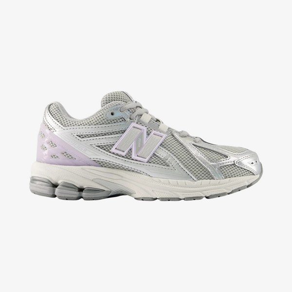 gradeschool new balance 1906 (silver metallic/milk violet)