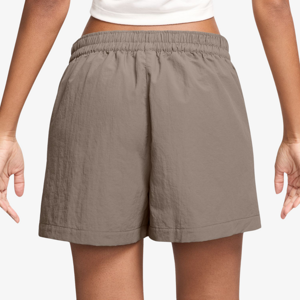 womens nike sportswear essential woven skirt (mink brown)