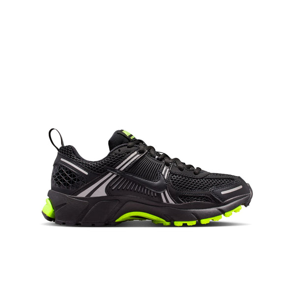 gradeschool nike vomero 5 (black/volt)