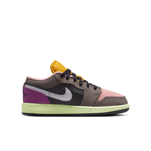 gradeschool jordan 1 low se (oil grey/white)