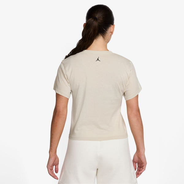 womens jordan flight slim-fit graphic s/s tee (orewood brown/black)