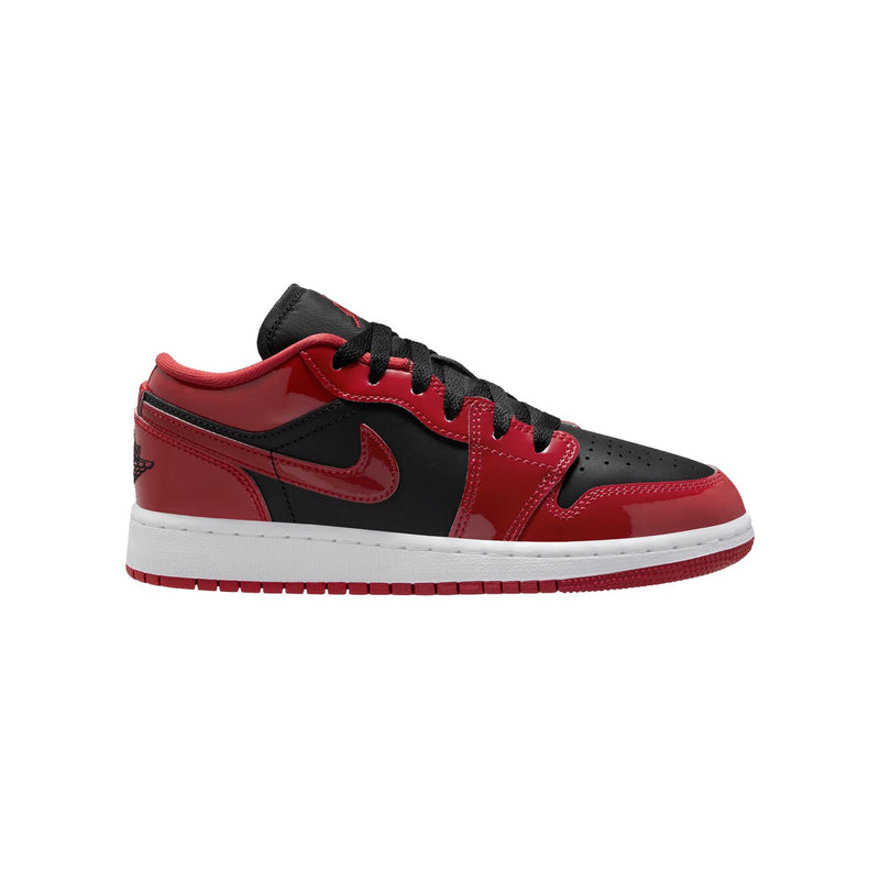 gradeschool jordan 1 low se (black/varsity red)