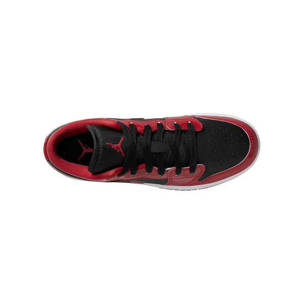 gradeschool jordan 1 low se (black/varsity red)