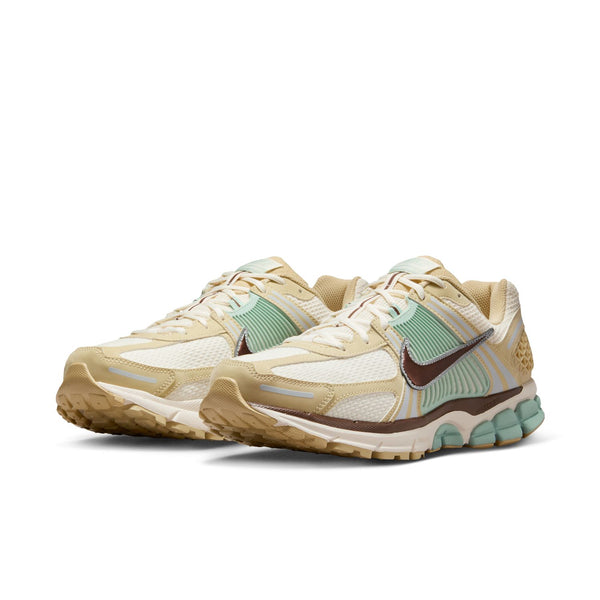 mens nike zoom vomero 5 se (team gold/fauna brown)