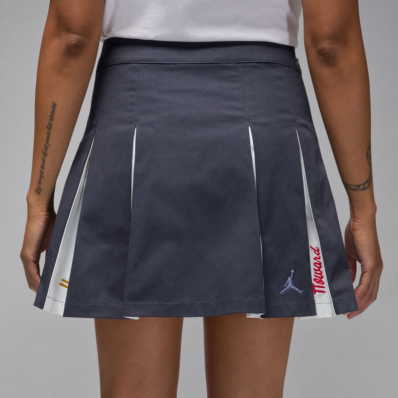 womens jordan pleated skirt (gridiron/sail)