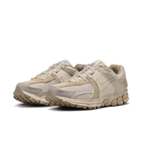 mens nike zoom vomero 5 (light orewood brown)