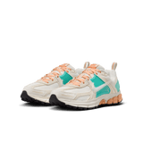 gradeschool nike vomero 5 (sail/orange chalk)