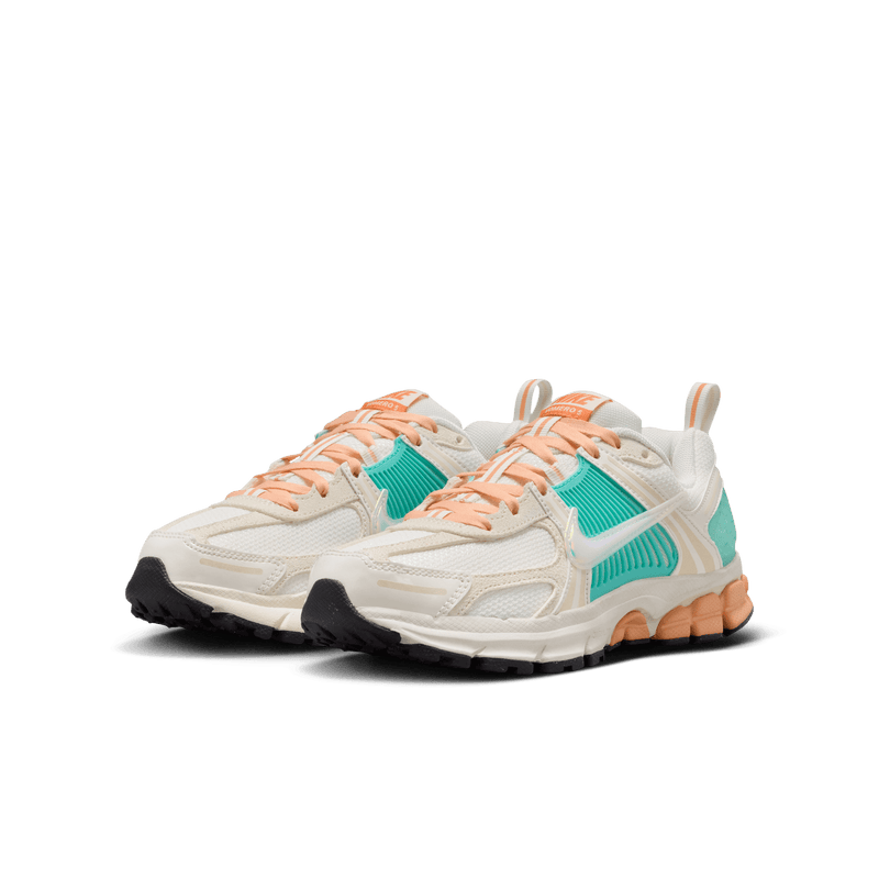 gradeschool nike vomero 5 (sail/orange chalk)