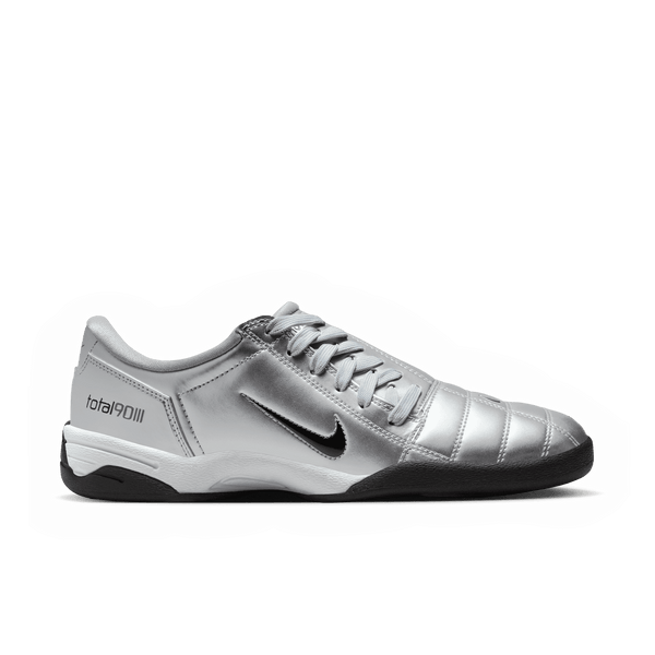 womens nike t90 (metallic silver/black)