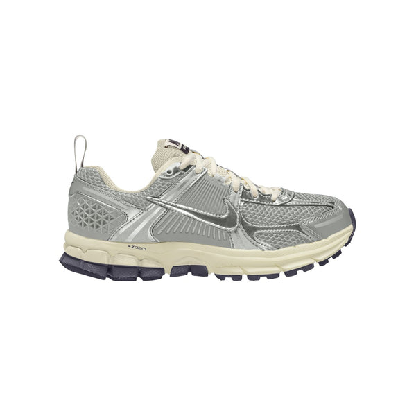 gradeschool nike vomero 5 (photon dust/chrome)