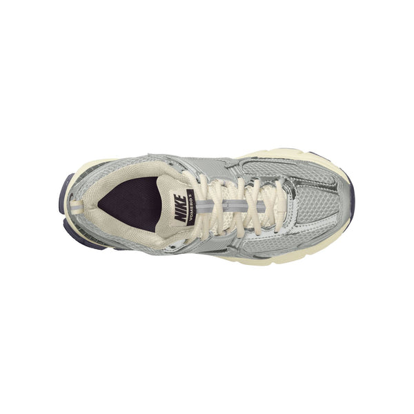 gradeschool nike vomero 5 (photon dust/chrome)