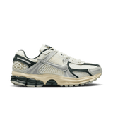 womens nike zoom vomero 5 (sail/metallic silver)