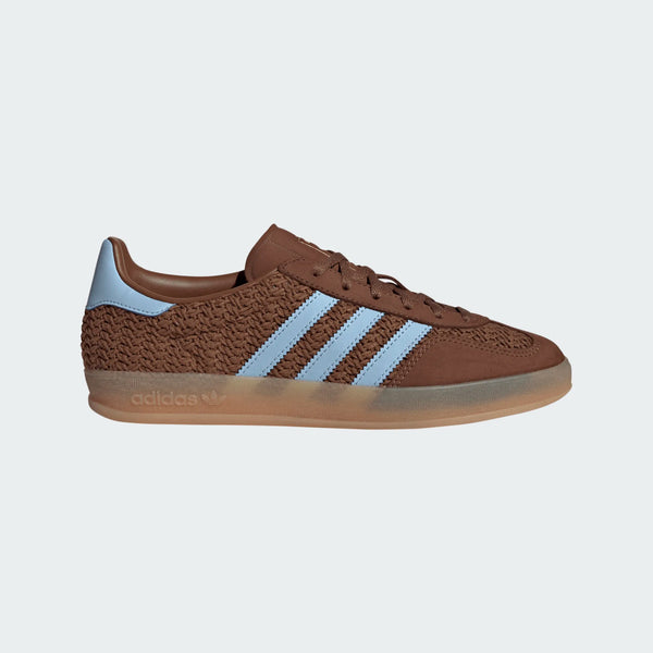womens adidas gazelle indoor (preloved brown/clear sky)