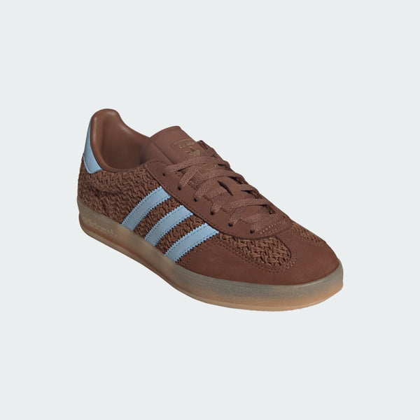 womens adidas gazelle indoor (preloved brown/clear sky)