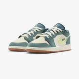 gradeschool jordan 1 low se (sea glass/lemon twist)
