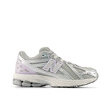 gradeschool new balance 1906 (silver metallic/milk violet)