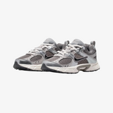preschool nike v5 rnr (cave stone/black)