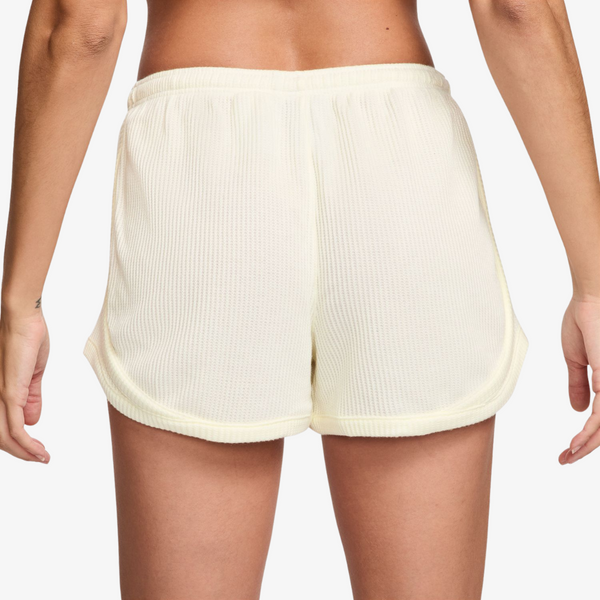 womens nike sportswear chill short (white)