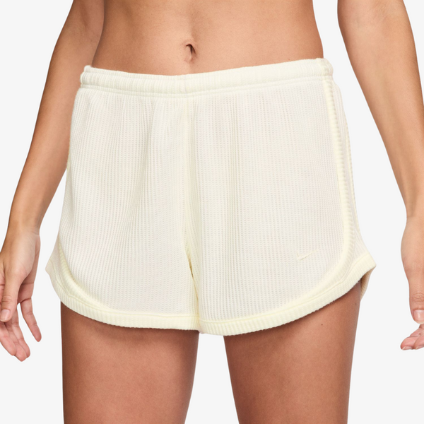 womens nike sportswear chill short (white)